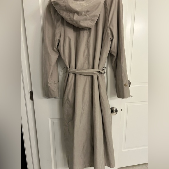 LONDON FOG - Women’s Long Trench Coat with removal inner liner -Tan - Picture 6 of 16